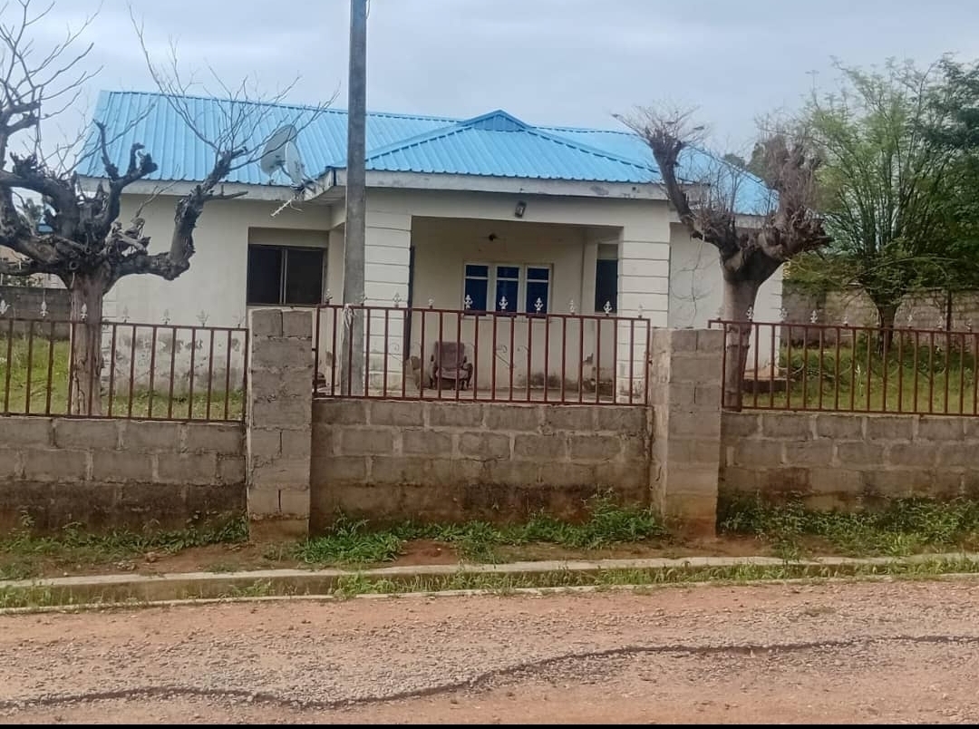 Complete Builiding with 3 bedroom fenced For Sale
